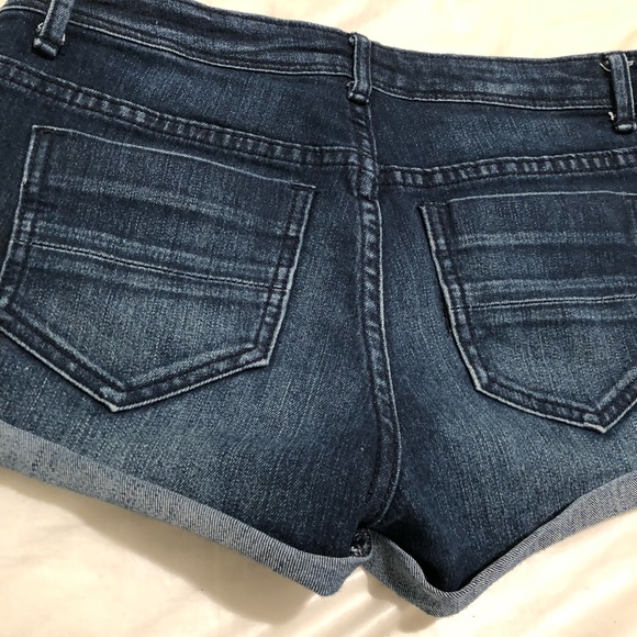 Shorts - Picture 4 of 5